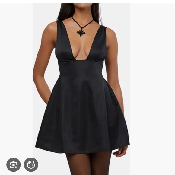 Weworewhat vneck plunge mini dress - Picture 2 of 2